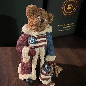 Boyd’s Bears & Friends,Franklin. Kringlebeary …Peace On Earth…
